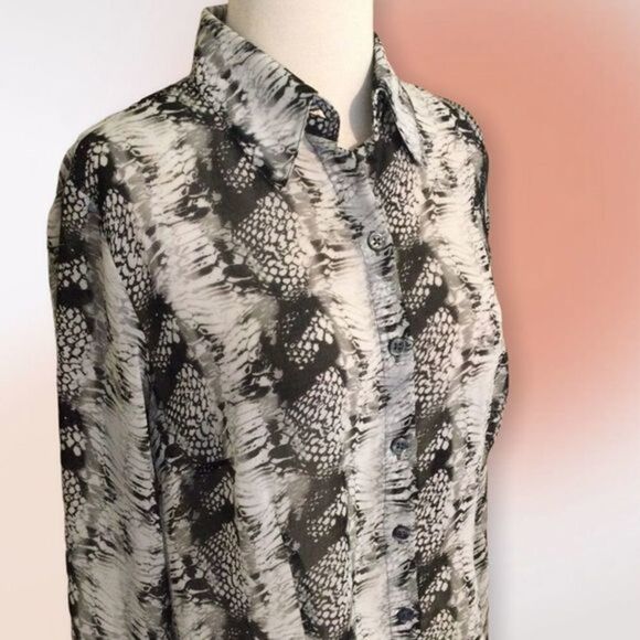 Cabi Semi Sheer Tunic Length‎ Snakeskin Print Blouse S - Picture 5 of 11